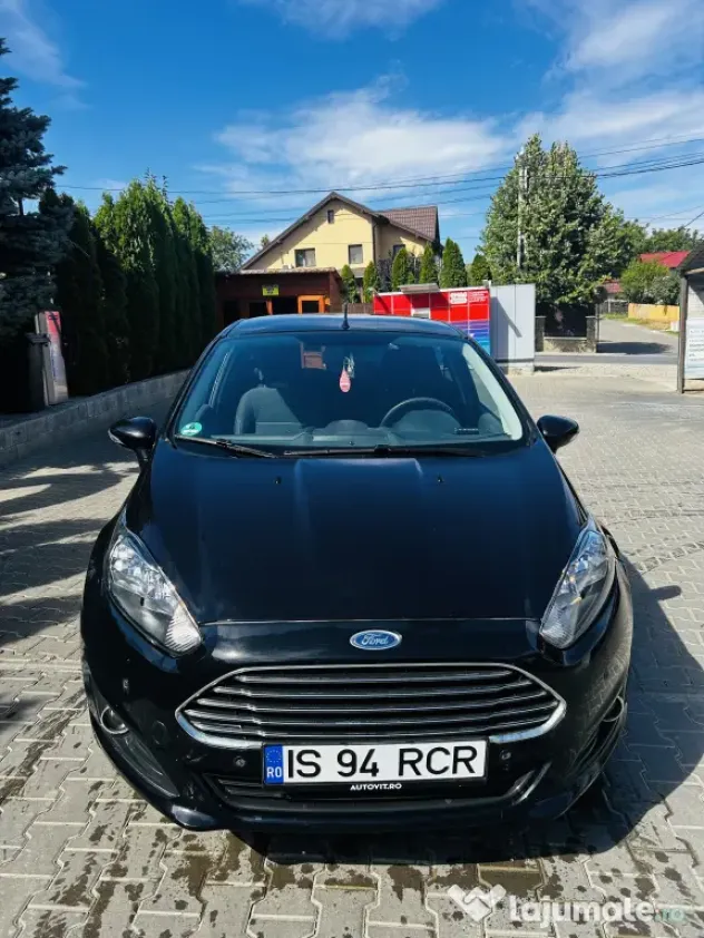 Vând Ford Fiesta 2015