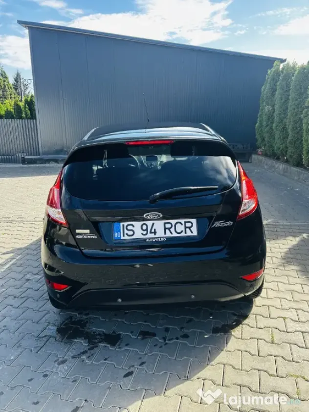 Vând Ford Fiesta 2015