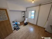Apartament 4 camere zona Poarta 6 