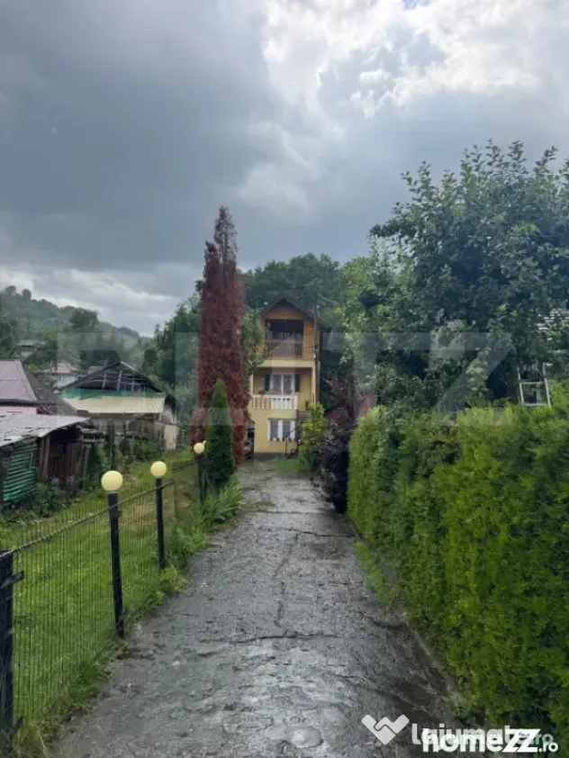CASĂ CU DOUĂ LOCUINȚE ȘI TEREN DE 897 MP – RUNCU, DÂM - Runcu (Dambovita)