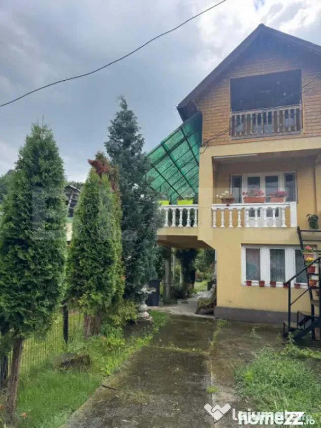 CASĂ CU DOUĂ LOCUINȚE ȘI TEREN DE 897 MP – RUNCU, DÂM - Runcu (Dambovita)