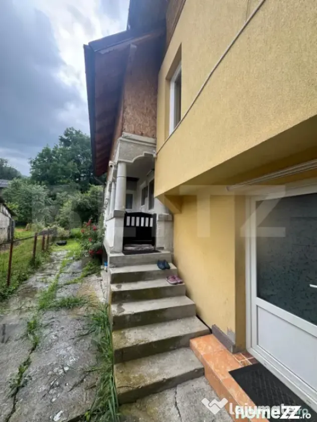 CASĂ CU DOUĂ LOCUINȚE ȘI TEREN DE 897 MP – RUNCU, DÂM - Runcu (Dambovita)