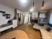 Apartament semidecomandat cu 3 camere,2 bai, parcare inclusa 