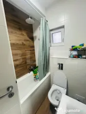 Apartament semidecomandat cu 3 camere,2 bai, parcare inclusa 