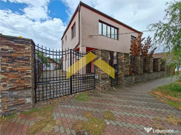 Casa cu etaj la cheie de in Chisineu Cris - Chisineu Cris (Arad)