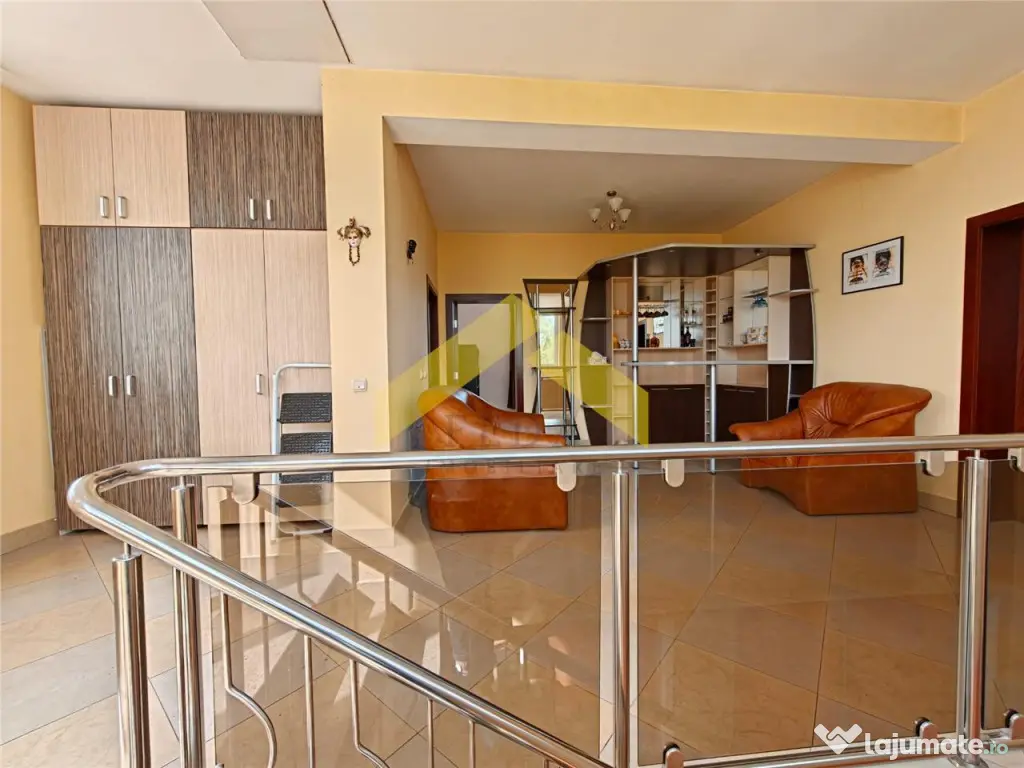 Casa cu etaj la cheie de in Chisineu Cris - Chisineu Cris (Arad)