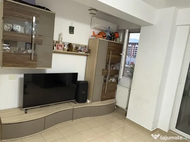 Vând apartament 2 camere Militari Rezidence