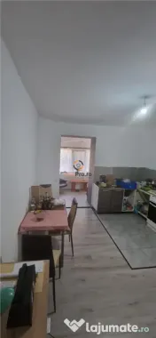 Decomandat 2 Camere / Curte Comuna cu Loc de Parcare / Zona
