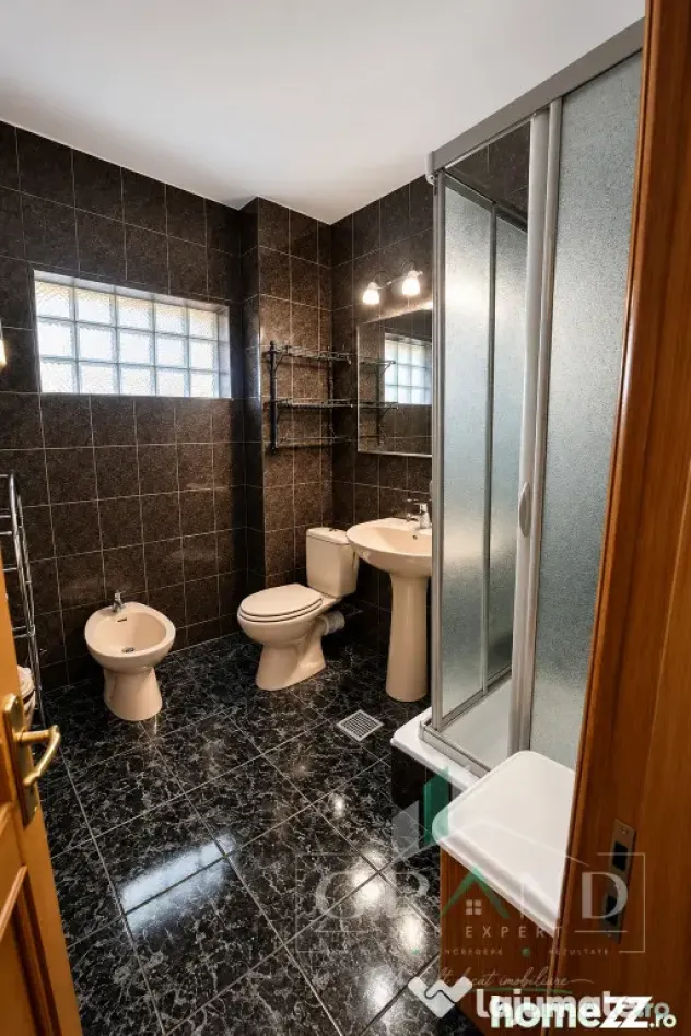 Casă individuală| 200 mp utili | 5 camere | Curte | 2 parc - Cluj-Napoca (Cluj)