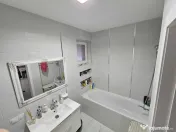 Apartament spațios de închiriat – 3 camere, terasă generoasă