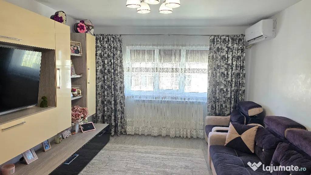 Vand apartament cu 3 camere decomandat Deva GARAJ si BOXA, I. Traian - Deva (Hunedoara)