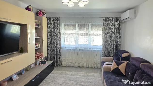 Vand apartament cu 3 camere decomandat Deva GARAJ si BOXA, I. Traian - Deva (Hunedoara)