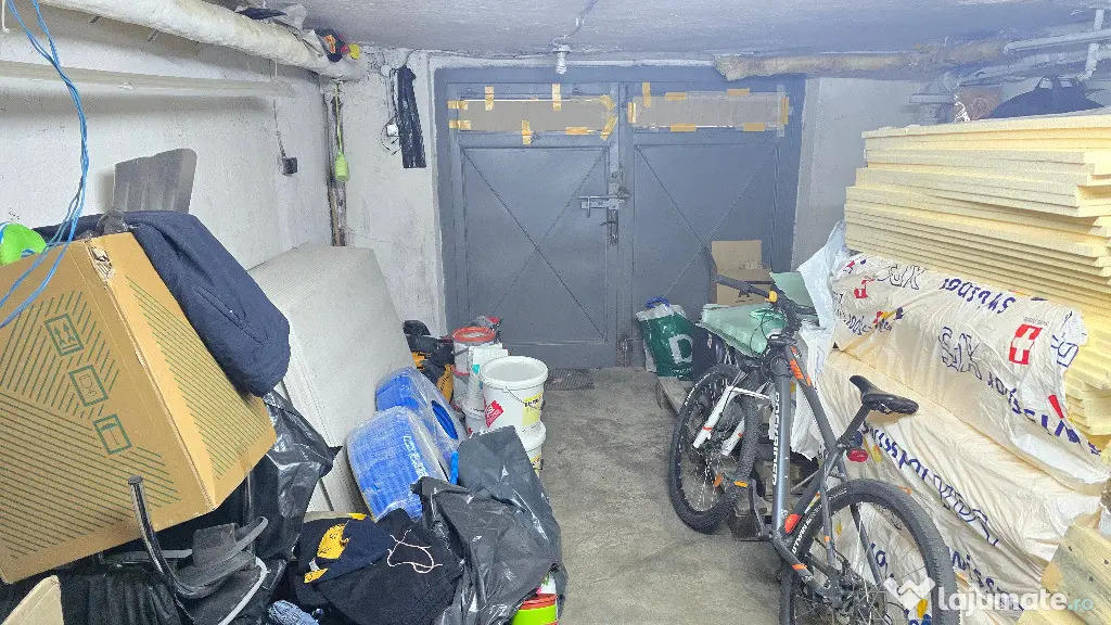 Vand apartament cu 3 camere decomandat Deva GARAJ si BOXA, I. Traian - Deva (Hunedoara)