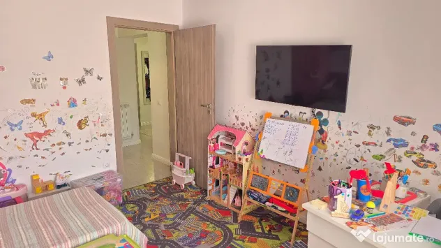Vand apartament cu 3 camere decomandat Deva GARAJ si BOXA, I. Traian - Deva (Hunedoara)