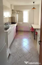 Apartament 3 camere, spațios, luminos și liniștit, cu vedere spre parc și lac 