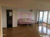 Apartament 3 camere, spațios, luminos și liniștit, cu vedere spre parc și lac