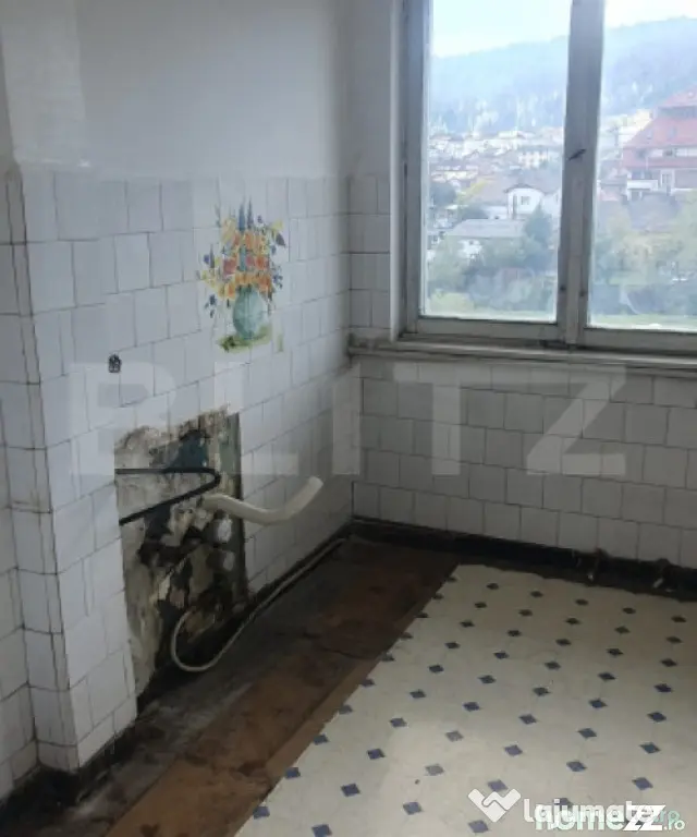 Apartament cu 2 camere, semidecomandat, nemobilat in Vatra D - Vatra Dornei (Suceava)