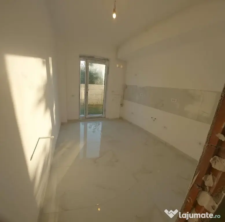 Apartament 50 mp cu curte proprie-40 mp, mutare imediata - Bragadiru (Bucuresti-Ilfov)