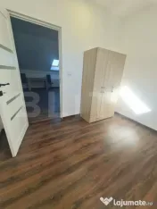 Apartament cu 3 camere, semidecomandat, recent renovat, zona 
