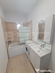Apartament cu 3 camere, semidecomandat, recent renovat, zona 