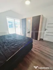 Apartament cu 3 camere, semidecomandat, recent renovat, zona 