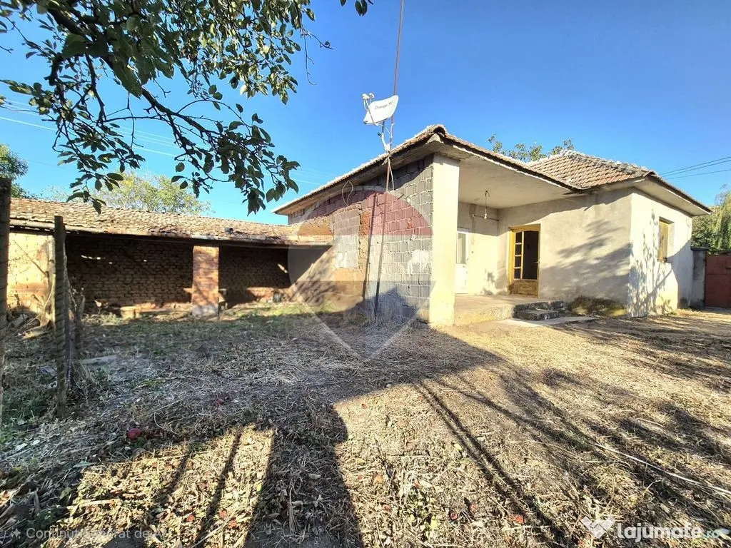 Proprietate cu teren 1.359 mp, poziție pe colț și utilități la strada - Macea (Arad)