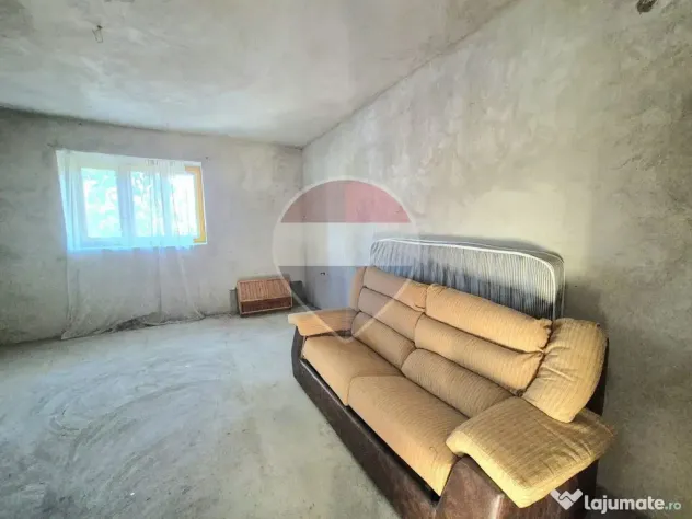 Proprietate cu teren 1.359 mp, poziție pe colț și utilități la strada - Macea (Arad)