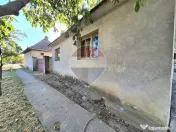 Proprietate cu teren 1.359 mp, poziție pe colț și utilități la strada