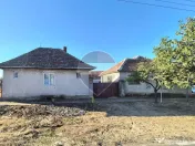 Proprietate cu teren 1.359 mp, poziție pe colț și utilități la strada