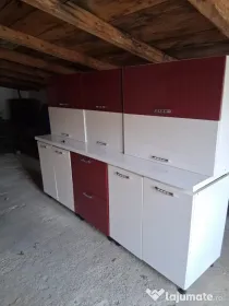 Mobilă de bucătărie completă, 2.40 m, stare foarte bună