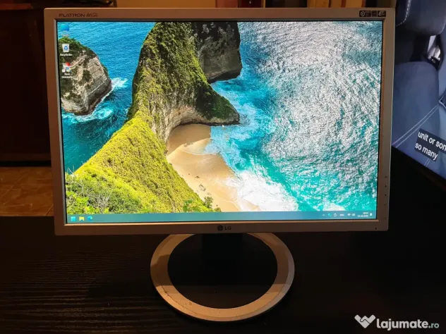 Monitor 20" LG Flatron L204WT 1680x1050 Cabluri Incluse Ideal Birou Supraveghere
