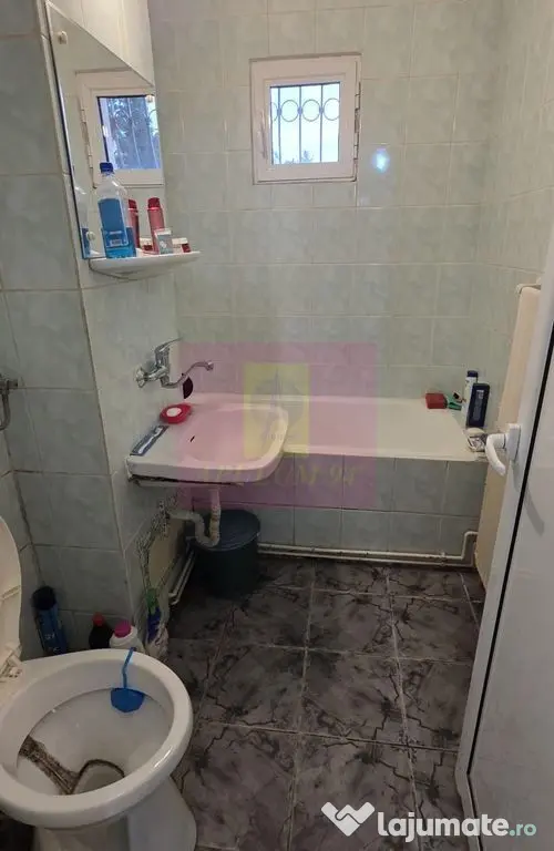 Apartament cu 3 camere de vanzare in Campina, parter - Campina (Prahova)