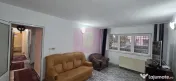 Apartament cu 3 camere de vanzare in Campina, parter 