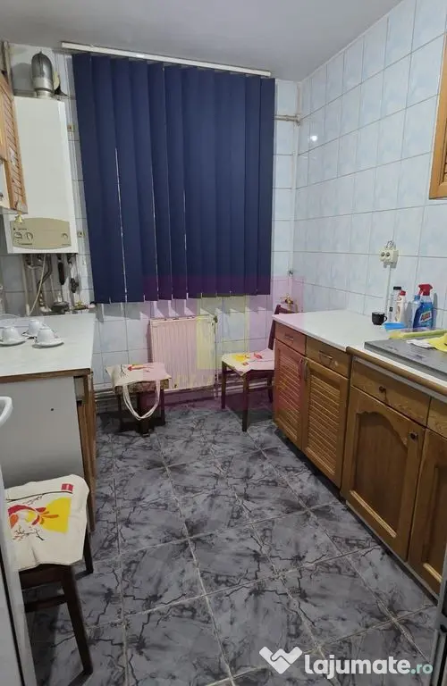 Apartament cu 3 camere de vanzare in Campina, parter - Campina (Prahova)