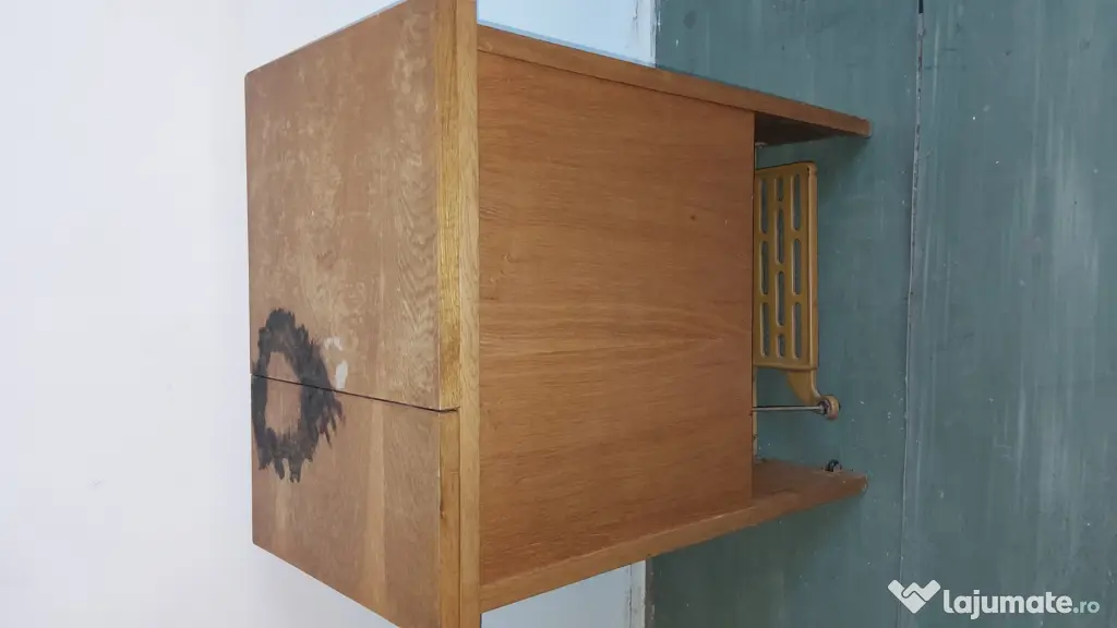Vand masina cusut Veronica tip mobilier - 150 ron