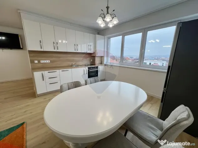 Apartament 3 camere de închiriat I Stefan cel Mare I Prima închiriere - Sibiu (Sibiu)