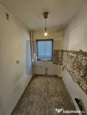 Garsonieră | 34 mp | Etaj 2| An constructie 1978/Metrou la 5 minute