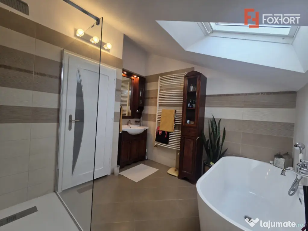 Casa Individuala 6 camere - teren 1015 mp, panouri fotovolta - Arad (Arad)