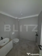 Apartament cu 3 camere, '70 mp, parcare, zona Porii 