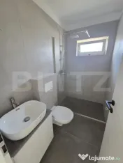 Apartament cu 3 camere, '70 mp, parcare, zona Porii 