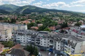 FILM! 2 camere decomandat, Central Covasna, balcon generos, 