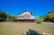 Pensiune cu restaurant, piscină, teren de 4.433 mp - Hidișelul de Sus 