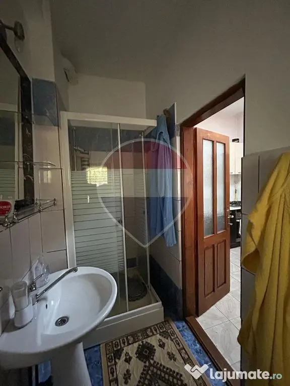 Casă de vânzare | Rădăuți | Ștefan cel Mare + 2 garaje - Radauti (Suceava)