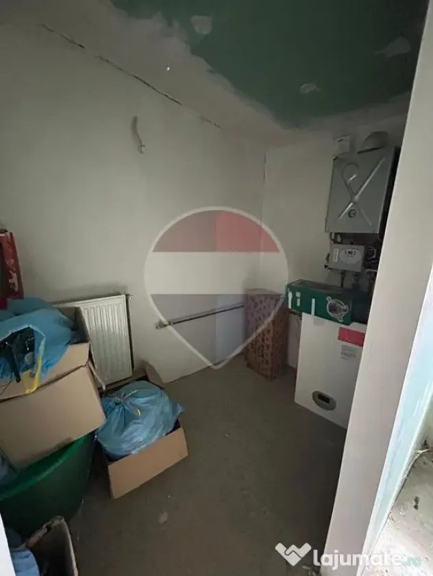 Casă de vânzare | Rădăuți | Ștefan cel Mare + 2 garaje - Radauti (Suceava)