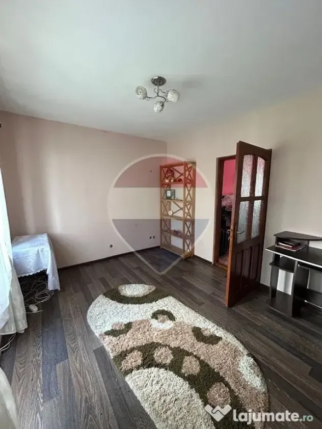 Casă de vânzare | Rădăuți | Ștefan cel Mare + 2 garaje - Radauti (Suceava)
