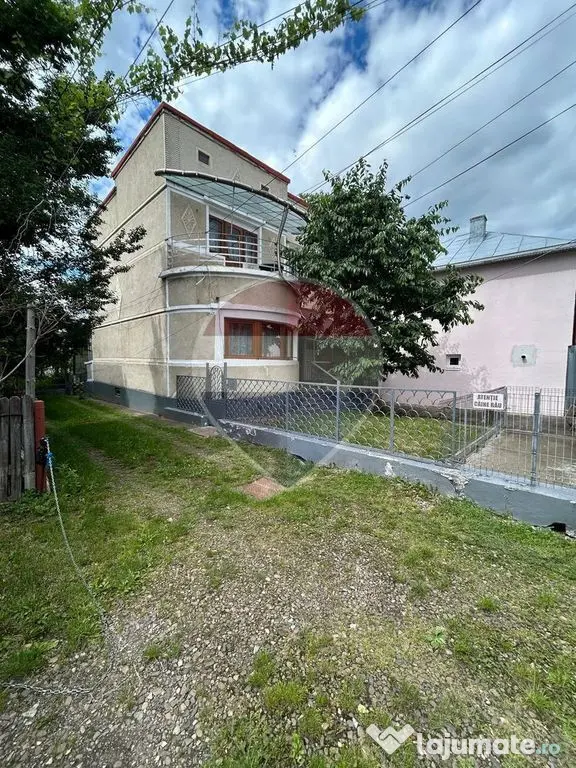 Casă de vânzare | Rădăuți | Ștefan cel Mare + 2 garaje - Radauti (Suceava)