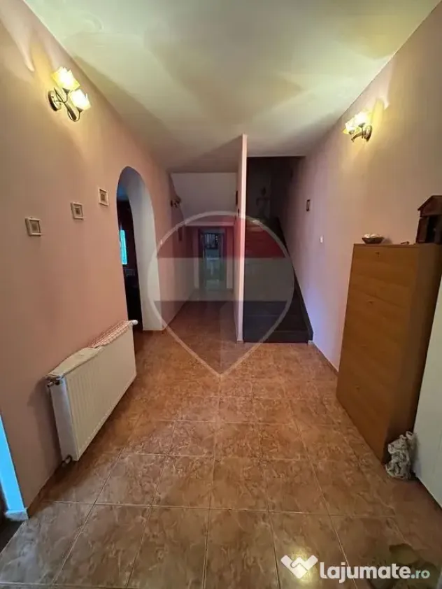 Casă de vânzare | Rădăuți | Ștefan cel Mare + 2 garaje - Radauti (Suceava)