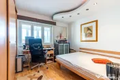 3 camere decomandat Clucerului – rar, luminos și liniștit 
