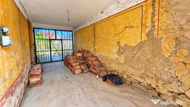Comoraste | Casa 4 Camere | 634 MP Teren | Pret Negociabil | - Comoraste (Caras-Severin)