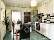 Proprietate cu 2 case de vanzare in cartier Nufarul, Oradea 